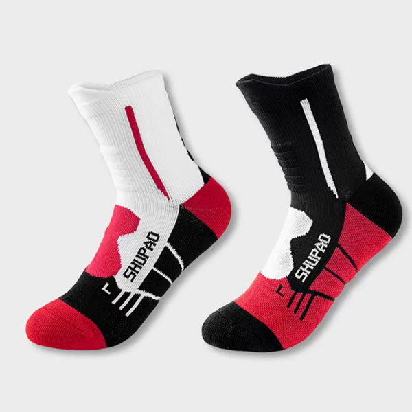 Quelle est la différence entre les chaussettes de basket-ball et les chaussettes de football?