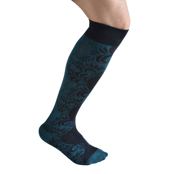 Quels matériaux sont couramment utilisés pour les chaussettes décontractées au genou? Quels sont les avantages de chaque matériau?